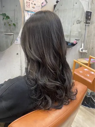 ロング カラー 東 史夏のヘアスタイル