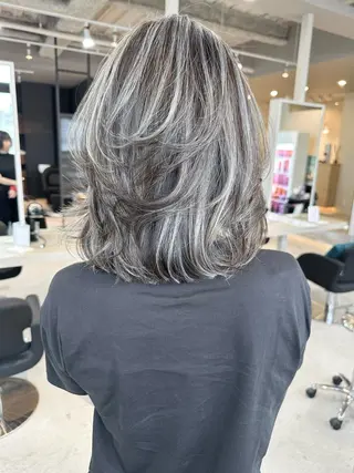 ミディアム カラー パーマ ヘアアレンジ キッズ マツエク・マツパ アイブロウ 井上 一平のヘアスタイル