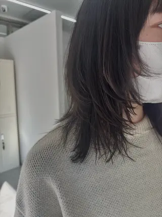ミディアム 新村 華奈絵のヘアスタイル
