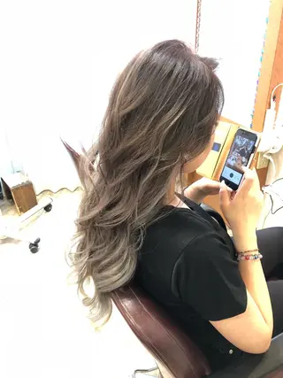 ロング カラー 100%髪質改善特化 TRUNSのヘアスタイル