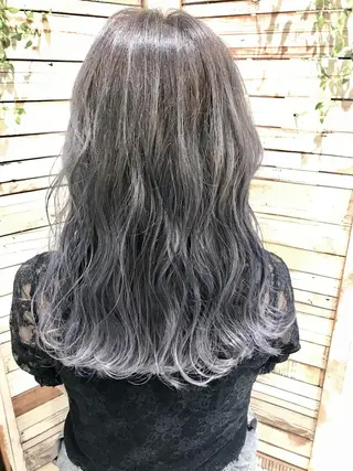 セミロング カラー 島袋 ナオユキのヘアスタイル