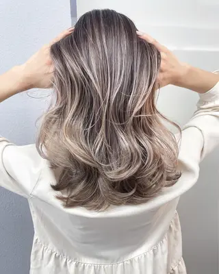 セミロング fuuka/ ハイトーン/海外ヘアのヘアスタイル