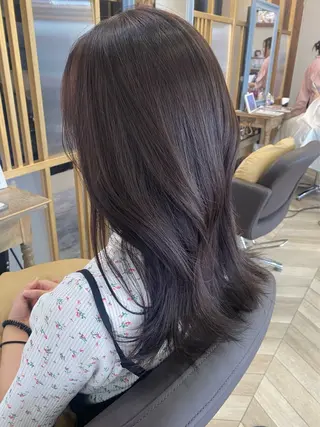 セミロング カラー AYANO ／レイヤー／オリーブのヘアスタイル