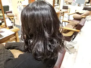 ミディアム カラー SAKURA (サクラ)のヘアスタイル