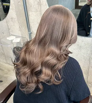 ロング カラー フジマ ハルナのヘアスタイル