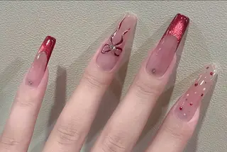 ネイル She’s Lunaのネイルデザイン