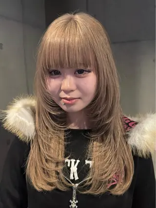 ロング カラー だいち/ブリーチ/ レイヤーカットのヘアスタイル