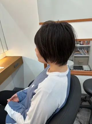 ショート ヘアテラス エムナラテンのヘアスタイル