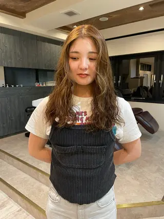 ロング カラー 渋谷 留菜のヘアスタイル
