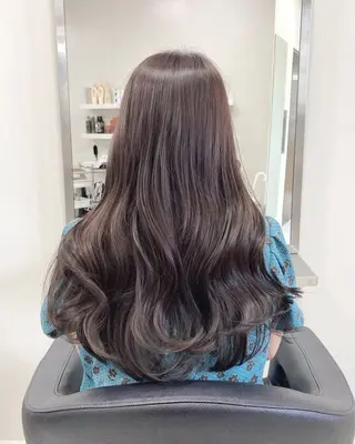 セミロング カラー ヘアアレンジ 赤み消し🫧韓国ヘア 🫧藤岡誠也のヘアスタイル