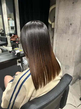 ミディアム _WHITE / KENTOのヘアスタイル