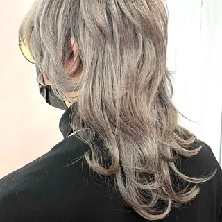 ミディアム カラー パーマ ヘアアレンジ メンズ 🪼個性、雰囲気🪼 ⛈オカダ🎧のヘアスタイル