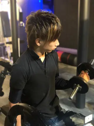 カラー 田中 就のヘアスタイル