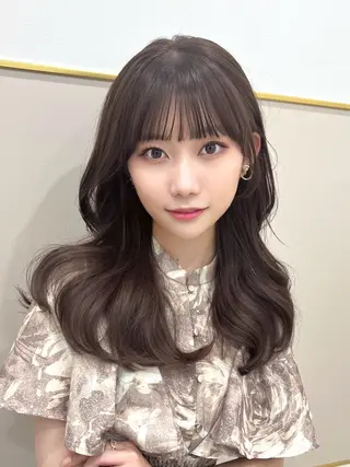 セミロング MAEUL 【マウル】栄のヘアスタイル