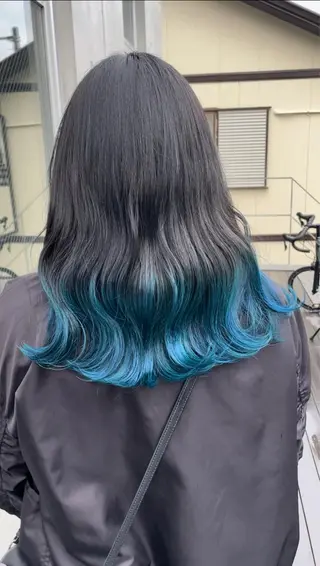 ロング カラー インナーカラー 推し ブリーチ  髪質改善のヘアスタイル