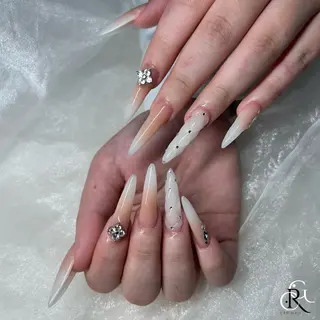 ロング 美フォルムスカルプ✨ RENAのネイルデザイン