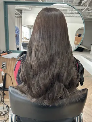 ロング カラー ベージュ/ダブルカラ ー/新潟駅/青柳萌果のヘアスタイル