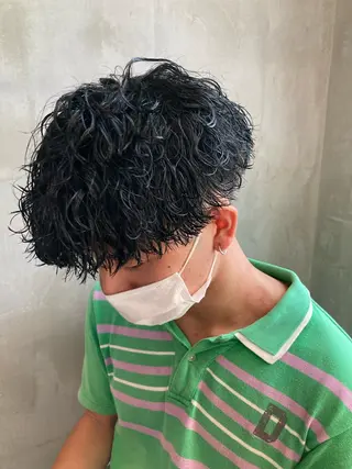 ショート パーマ メンズ 波巻きスパイラルパー マ/シャドウパーマ駿のヘアスタイル