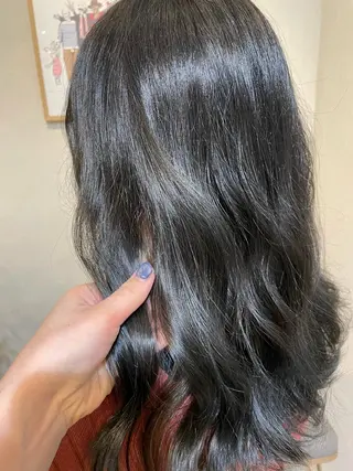 セミロング カラー Takanishi くすみベージュカラーのヘアスタイル