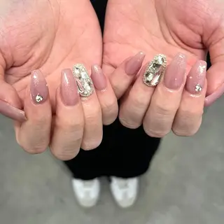 ネイル y's beauty 梅田店所属・桑島 莉亜のネイルデザイン