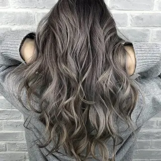 ロング LUXBE GALLERYのヘアスタイル