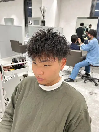 ショート カラー パーマ メンズ 関西センターパート メンズモデル募集のヘアスタイル
