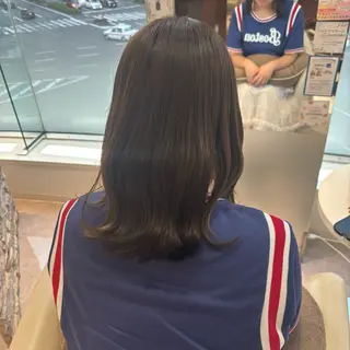 カラー レナークアリア 武田明花音のヘアスタイル