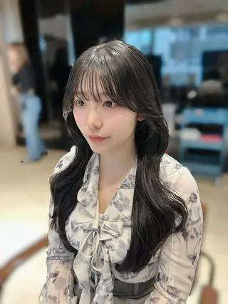 ロング 🎀大竹美侑／顔まわ りカット／レイヤーのヘアスタイル