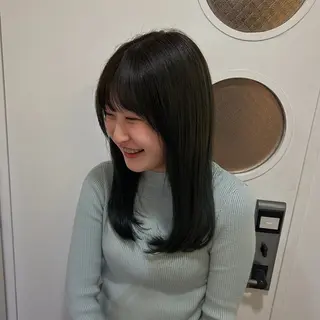 ロング UNBIRTHDAY akariのヘアスタイル