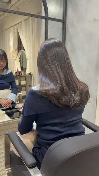 セミロング カラー 【銀座】艶髪/上品な カラー特化/涼/駅近のヘアスタイル