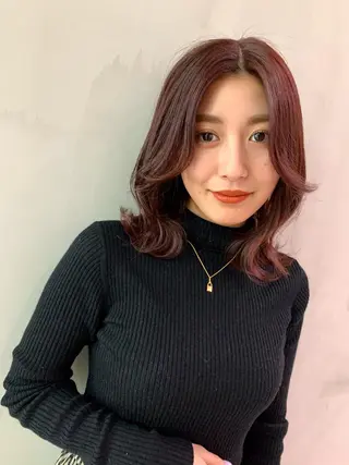 ミディアム カラー yui .のヘアスタイル