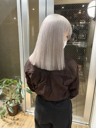 ロング カラー ミルクティーベージュ ブリーチ 店長 清水のヘアスタイル