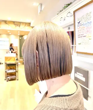 ショート カラー EIGHT新宿 新井彩斗のヘアスタイル