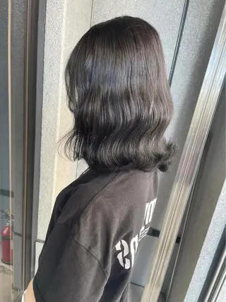 ミディアム MOMO艶髪 🩵モテカラーのヘアスタイル
