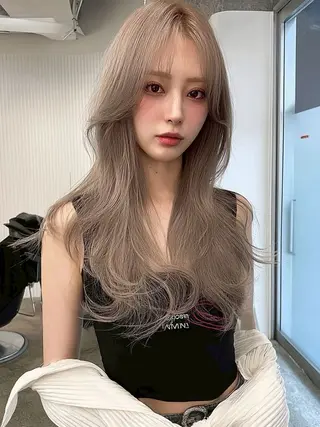 ロング カラー 西 優衣奈のヘアスタイル