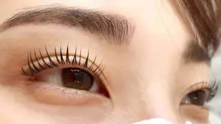 マツエク・マツパ 信田 玲奈の眉毛・アイブロウイメージ