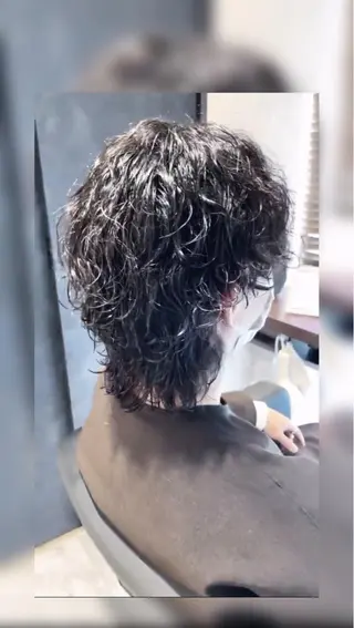 ミディアム パーマ メンズ 宮下 弦也のヘアスタイル