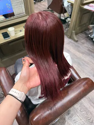 セミロング カラー カットパーマ3000 円/水曜日モデルのヘアスタイル