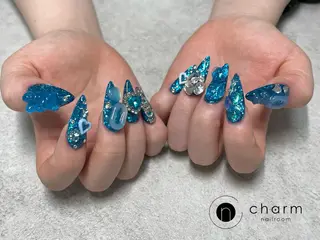 ネイル ネイルルーム チャームのネイルデザイン