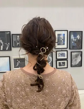 ロング ヘアアレンジ 骨格補正カット /マンツーマン/のヘアスタイル