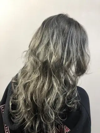 ミディアム カラー 店長 小池アキトのヘアスタイル