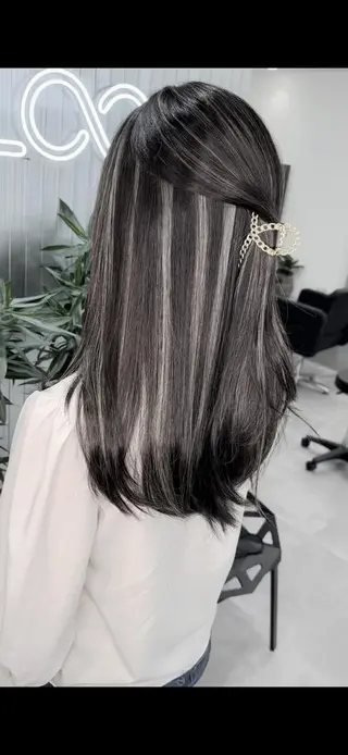 セミロング カラー LOOP hairのヘアスタイル