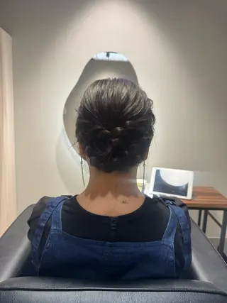 ロング NAVY 橋本心 縮毛矯正のヘアスタイル