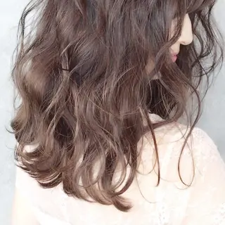 セミロング カラー ア イカのヘアスタイル