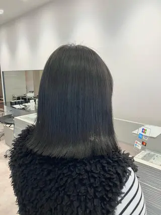 ミディアム サキ🤍ハイトーン 🩰くびれ巻きヘアのヘアスタイル