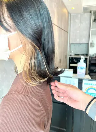 セミロング カラー ヘアアレンジ 🌈インナーカラー ‘ショウマ’🌈のヘアスタイル