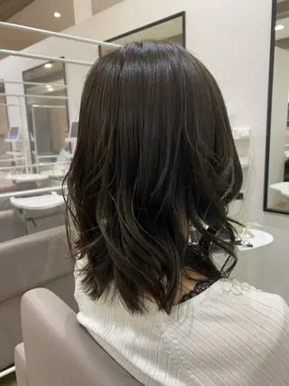 ミディアム カラー Ashanti 磯崎のヘアスタイル