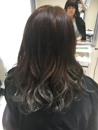 セミロング カラー パーマ ヘアアレンジ ✨艶髪✨透明感✨ 山内大樹のヘアスタイル