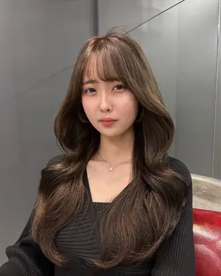 ロング カラー 細井 友貴のヘアスタイル