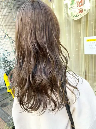 ロング カラー 宮内 真乃のヘアスタイル